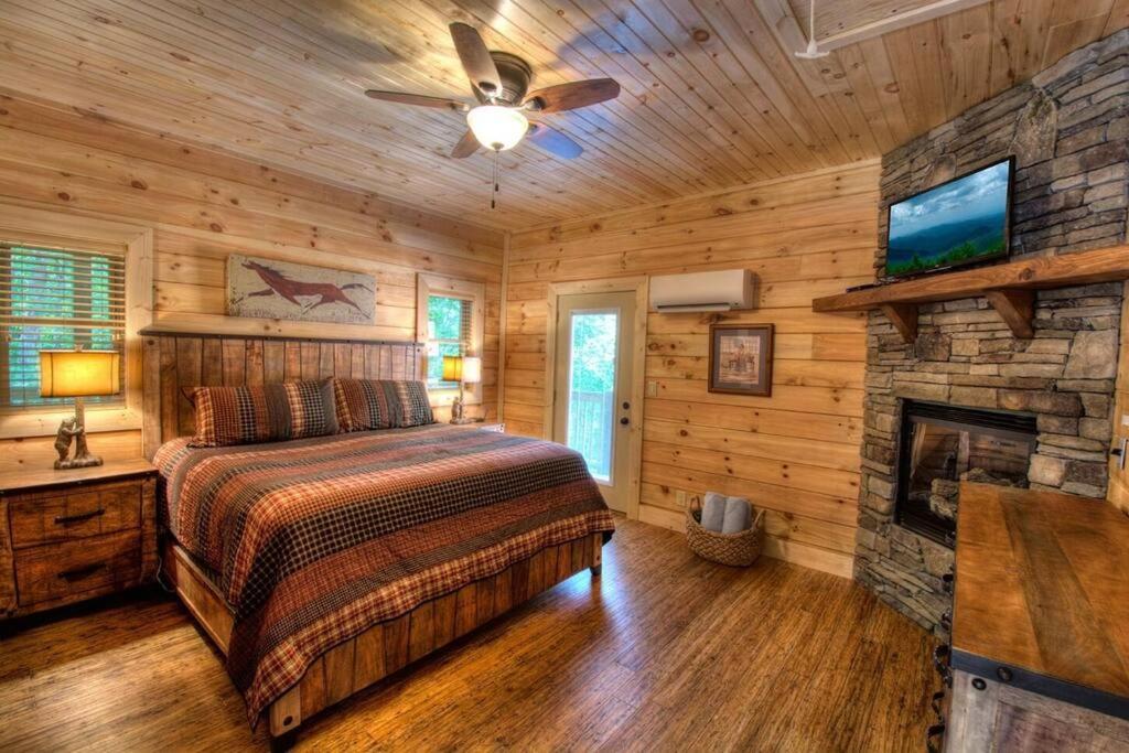 Villa Honeymoon Getaway In Woods Near Noc And Smoky Mtn Rr Bryson City Exterior foto